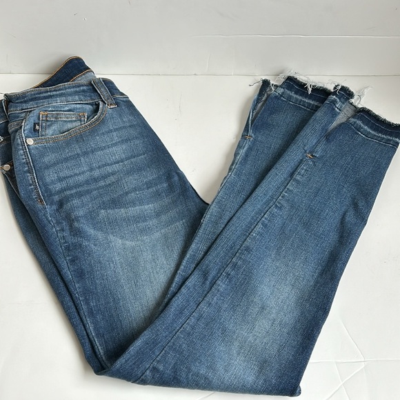 Judy Blue Sharon High Rise Released Hem Skinny blue jean zip closure - Picture 12 of 15